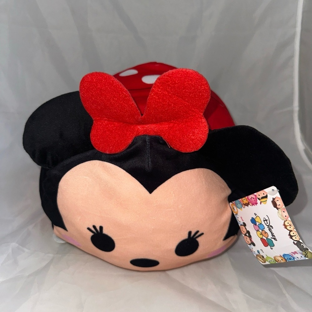 Disney Tsum Tsum Minnie Mouse Round1 Plushie NWT
